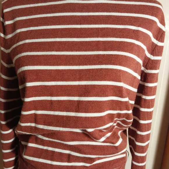 Italian Merino Yarn Striped Rust and White Sweater Size MED Banana Republic - Picture 8 of 8